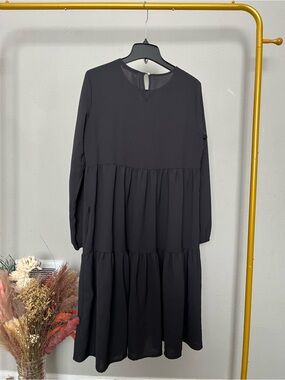 Black Tiered Long Sleeve Knee Length Dress~M